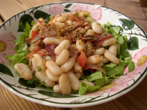 Ensalada de judías con jamón serrano